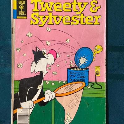 Vintage comic book lot #1 Tweety & Sylvester