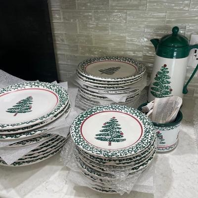 to 141.5. Large set of Christmas Dinnerware