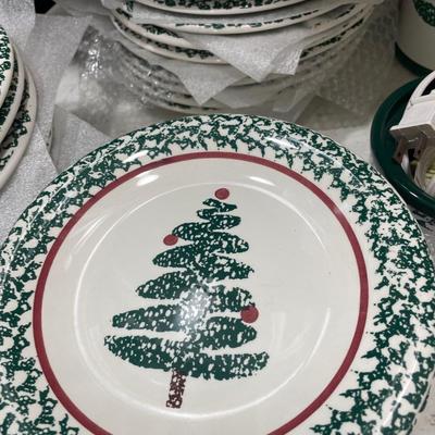 to 141.5. Large set of Christmas Dinnerware