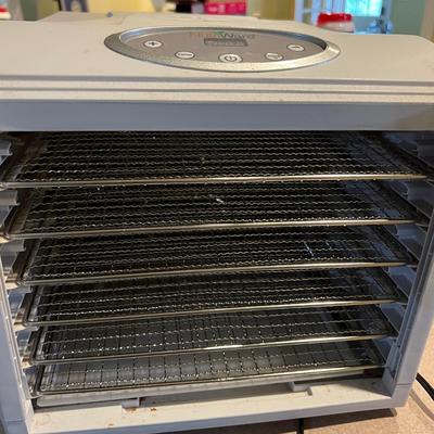 NutriWare Food Dehydrator NFD-815D