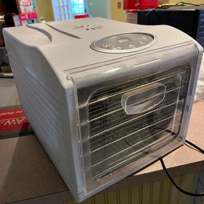 NutriWare Food Dehydrator NFD-815D