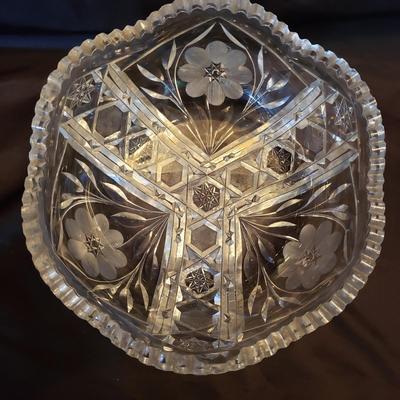 Cut Glass Bowls and a Cream and Sugar Set (LR-KD)
