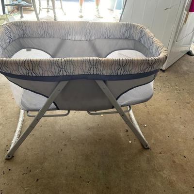 Ingenuity Foldaway Rocking Bassinet - Fletcher - Portable Folding Rocking Bassinet
