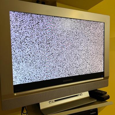 Magnavox 20" LCD HD TV w DVD Player