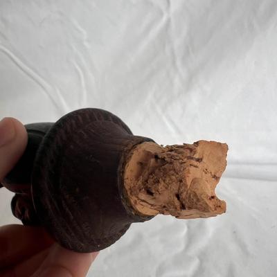 Anri Hand Carved Wine Bottle Stopper (LR-DZ)