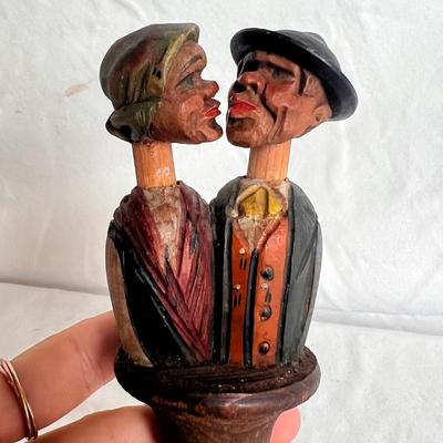 Anri Hand Carved Wine Bottle Stopper (LR-DZ)