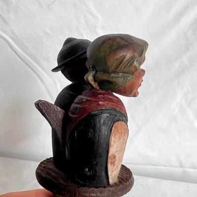 Anri Hand Carved Wine Bottle Stopper (LR-DZ)