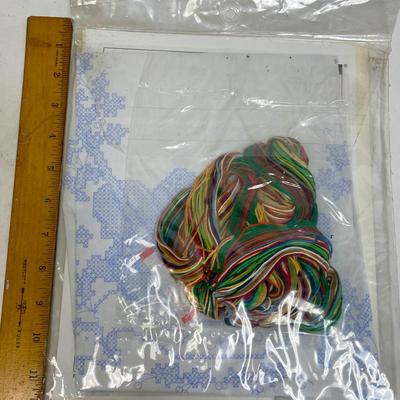 Vintage Bucilla Table Runner Needlepoint Cross-stick Craft Project Christmas Music theme