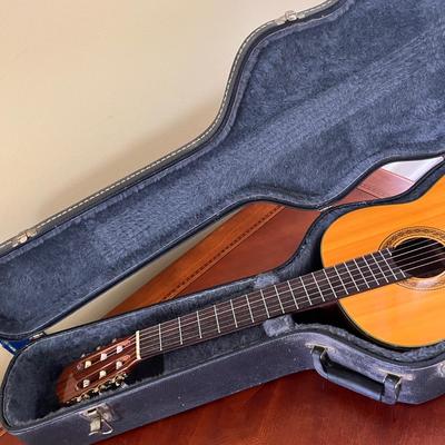 Takamine C128 6 String Acoustic Guitar w Case