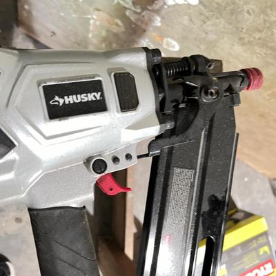 Husky Framing Nailer w Box of Nails