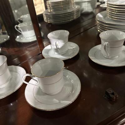 29 piece Sankura China set