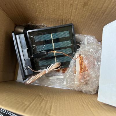 Mixed Lighting Lot - Husky, Solar Power + More