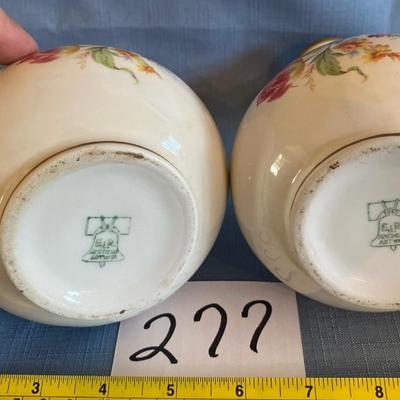 E&R American Vases