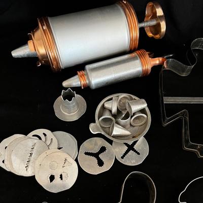 Vintage Cookie Cutters & So Much More (K-MK)