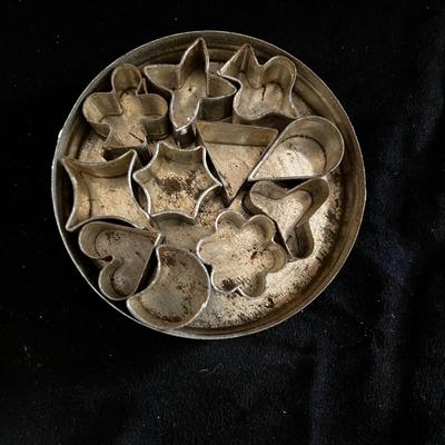 Vintage Cookie Cutters & So Much More (K-MK)