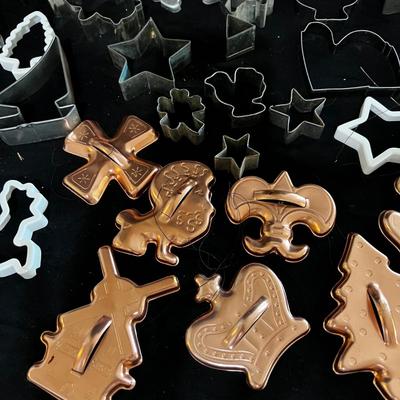 Vintage Cookie Cutters & So Much More (K-MK)