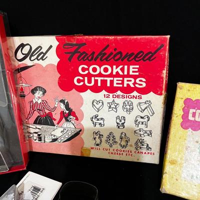 Vintage Cookie Cutters & So Much More (K-MK)