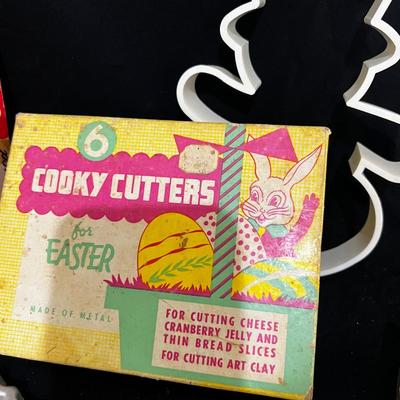 Vintage Cookie Cutters & So Much More (K-MK)