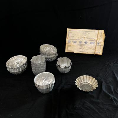 Vintage Cookie Cutters & So Much More (K-MK)
