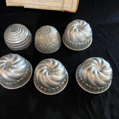 Vintage Cookie Cutters & So Much More (K-MK)