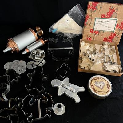 Vintage Cookie Cutters & So Much More (K-MK)