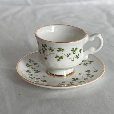 Brinton, Havliana & Co, Royal Tara, and Other Tea Cup and Saucer Sets (LR-DZ)