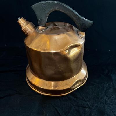 Two Copper Kettles (K-MK)