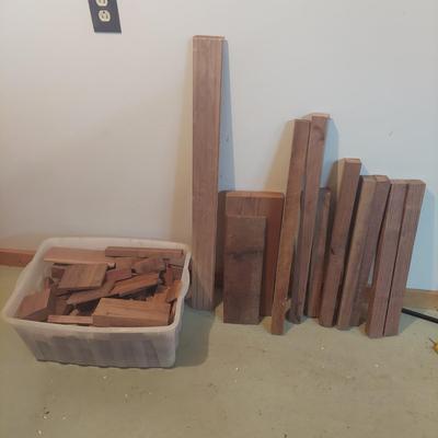Mixed Wood Pieces: Walnut (G-BBL)
