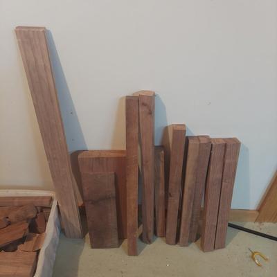 Mixed Wood Pieces: Walnut (G-BBL)