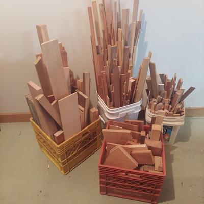 Miscellaneous Wood Scraps; Small (G-BBL)