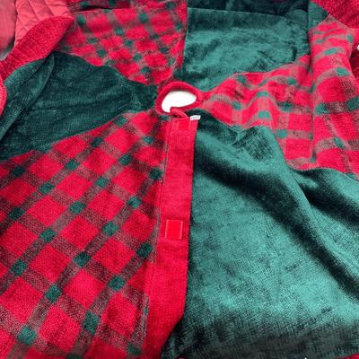 Christmas tree skirt