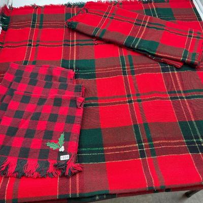 Tablecloth and napkins