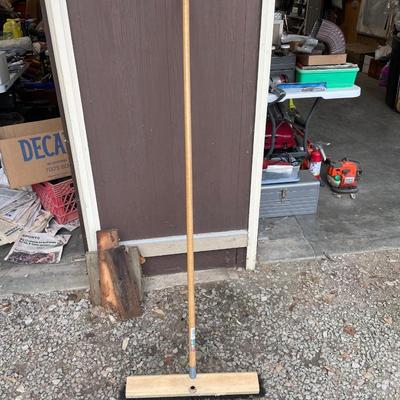 Push broom