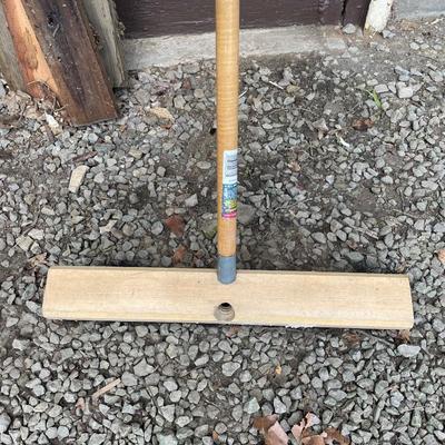 Push broom