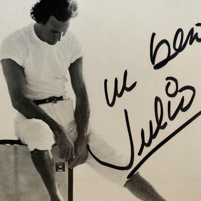 Julio Iglesias signed photo