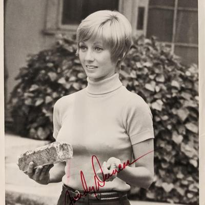 Peter Pan Sandy Duncan signed photo