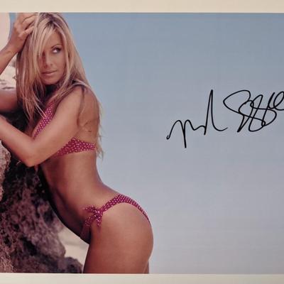 Nicole Eggert signed photo