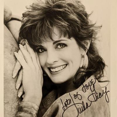 Linda Gray signed photo