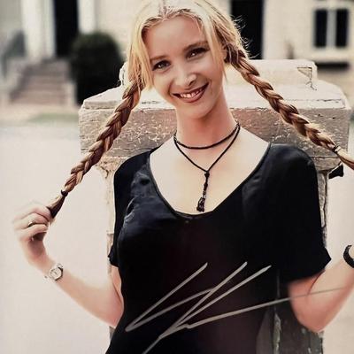 Friends Lisa Kudrow signed photo