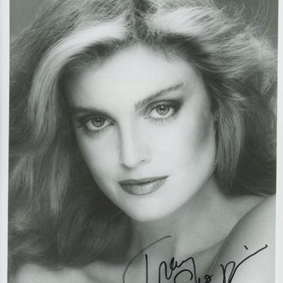 Tracy Scoggins signed photo