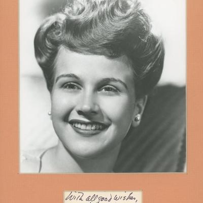 Kim Hunter signature cut and photo