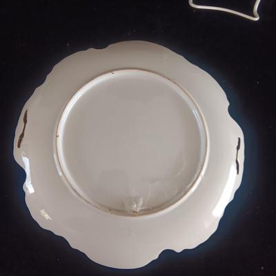 HAND PAINTED DECORATIVE PLATE AND VASE