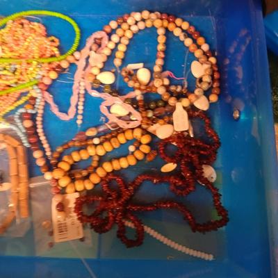 JEWELRY MAKERS BEADS (1)