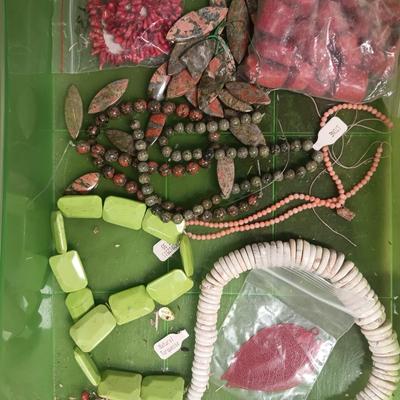 JEWELRY MAKERS BEADS (4)