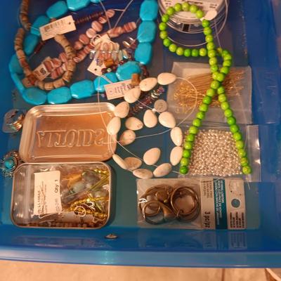 JEWELRY MAKERS BEADS (5)