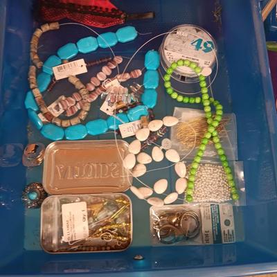 JEWELRY MAKERS BEADS (5)