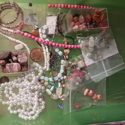 JEWELRY MAKERS BEADS (7)