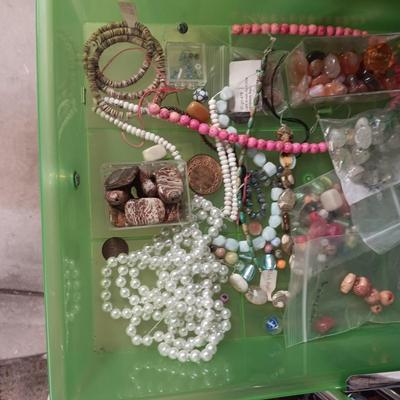 JEWELRY MAKERS BEADS (7)