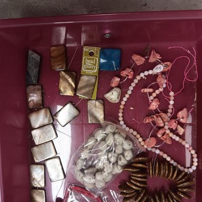 JEWELRY MAKERS BEADS (10)