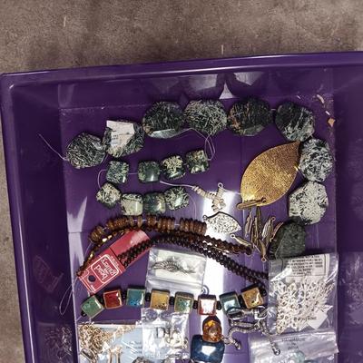 JEWELRY MAKERS BEADS (11)